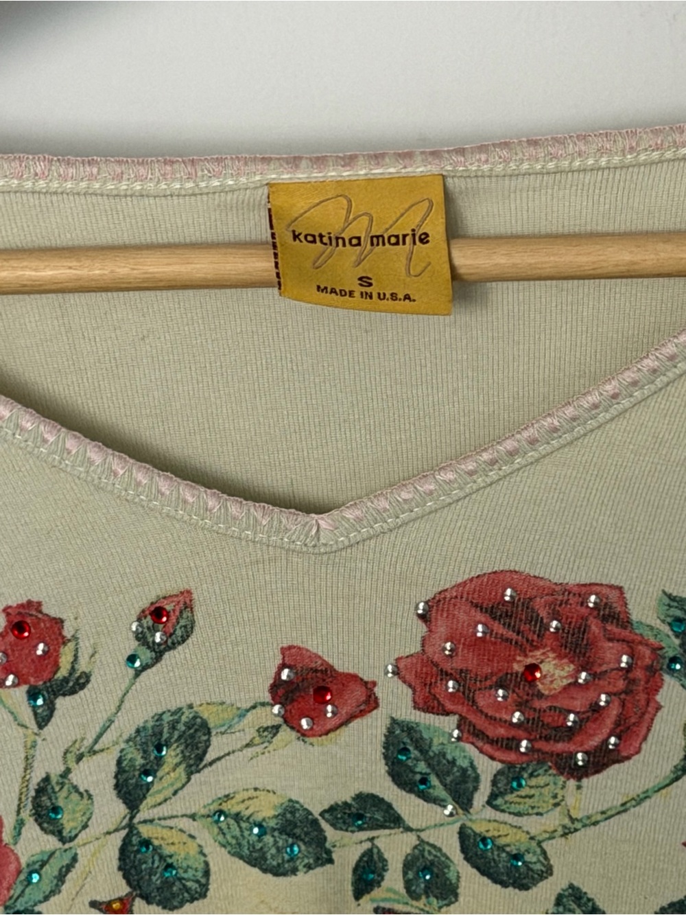 Y2k Katina Marie Floral Horse V-Neck Long Sleeve Top - Cream - Picture 2 of 4